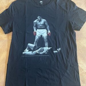 Old Navy Muhammad Ali Graphic T-Shirt – Size XL
